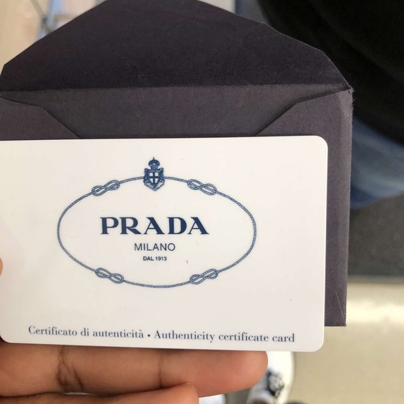 Prada bag - Picture 3 of 5